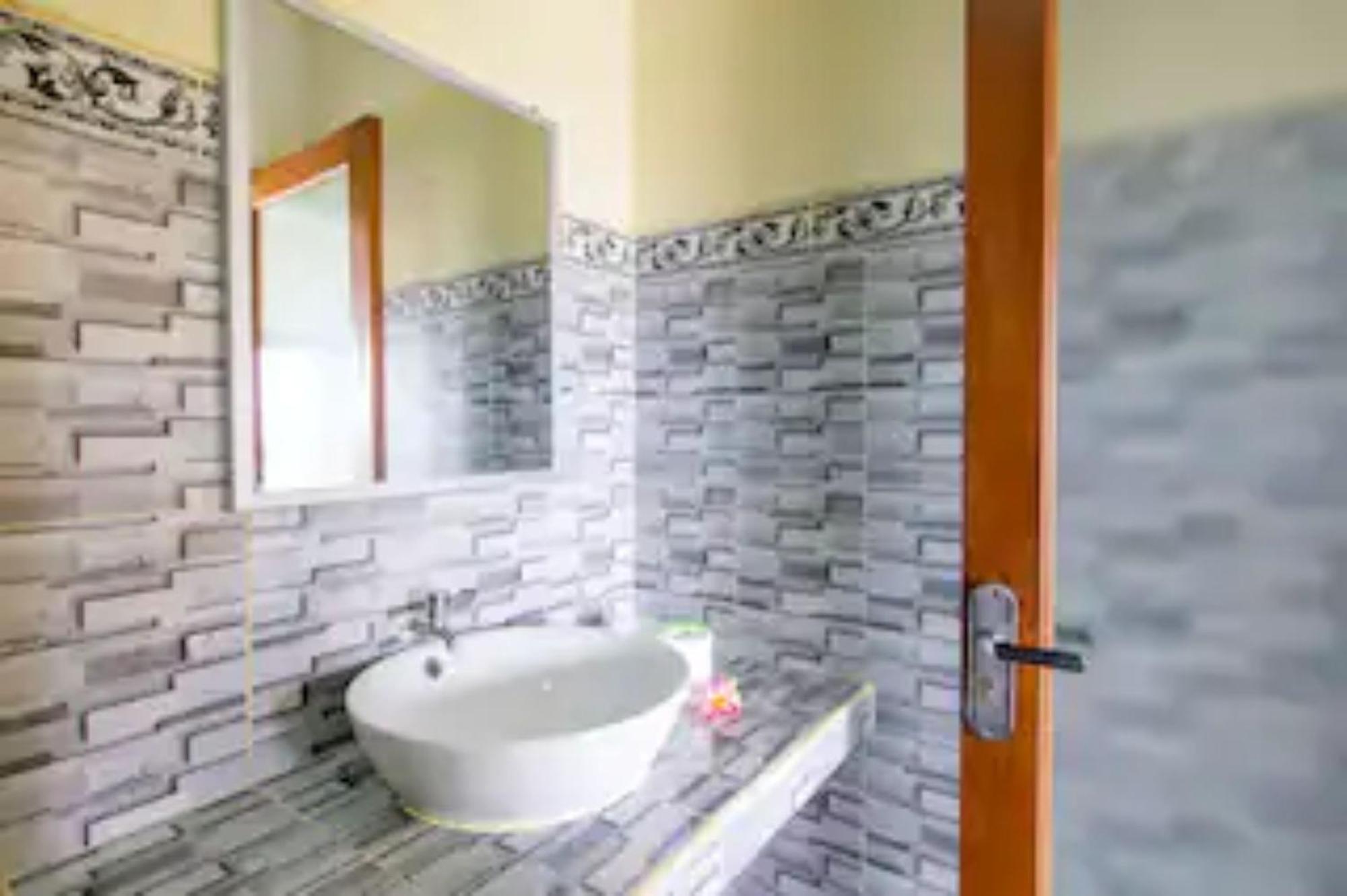 Pondok Lulik Homestay Canggu Exterior foto